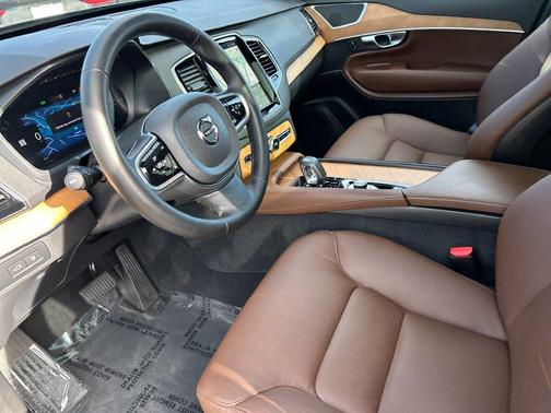 Onyx Black Metallic 2024 Volvo XC90 Recharge Plug-In Hybrid T8 Plus Bright Theme 7 Passenger