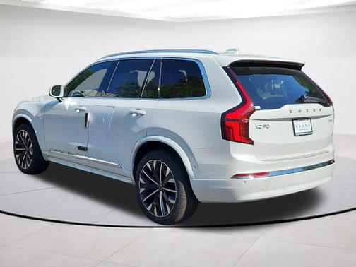 Crystal White Pearl 2026 Volvo XC90 Plug-In Hybrid T8 Plus 7-Seater