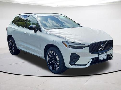Crystal White 2026 Volvo XC60 B5 Plus