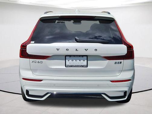 Crystal White 2026 Volvo XC60 B5 Plus