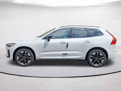 Crystal White 2026 Volvo XC60 B5 Plus