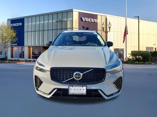 2025 Volvo XC60 B5 Plus