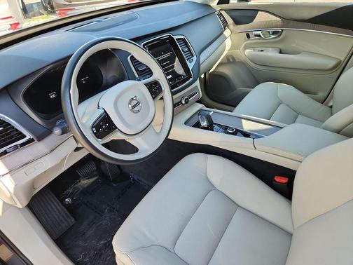 Platinum Gray Metallic 2024 Volvo XC90 Recharge Plug-In Hybrid T8 Plus Bright Theme 7 Passenger