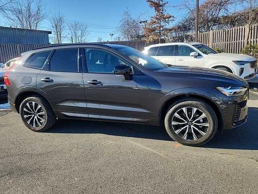 2025 Volvo XC60 Plus