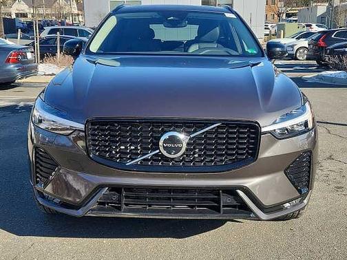 2025 Volvo XC60 Plus