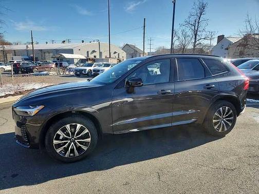 2025 Volvo XC60 Plus