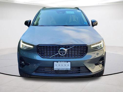 Forest Green 2026 Volvo XC40 B5 Plus