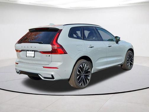 Gray Metallic 2026 Volvo XC60 B5 Ultra