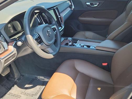Denim Blue Metallic 2025 Volvo V60 Cross Country B5 Plus