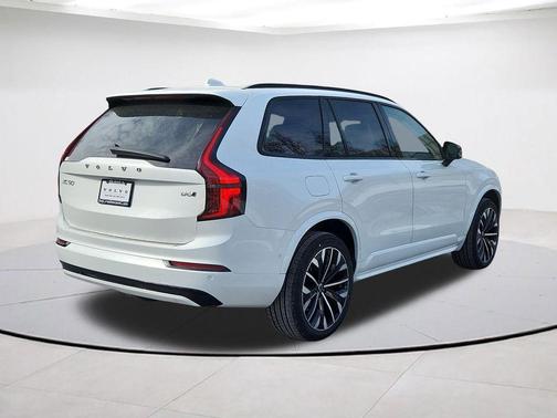 Crystal White Pearl 2026 Volvo XC90 B6 Ultra Dark Theme 6-Seater