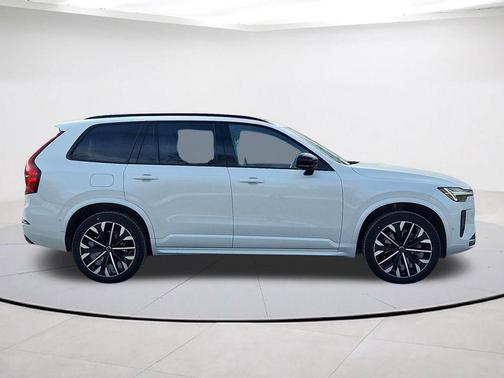 Crystal White Pearl 2026 Volvo XC90 B6 Ultra Dark Theme 6-Seater