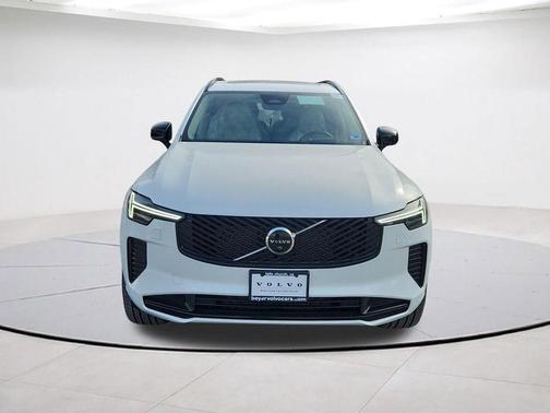 Crystal White Pearl 2026 Volvo XC90 B6 Ultra Dark Theme 6-Seater