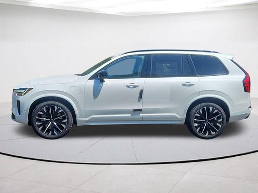 Crystal White Pearl 2026 Volvo XC90 Plug-In Hybrid T8 Ultra Dark Theme 7-Seater