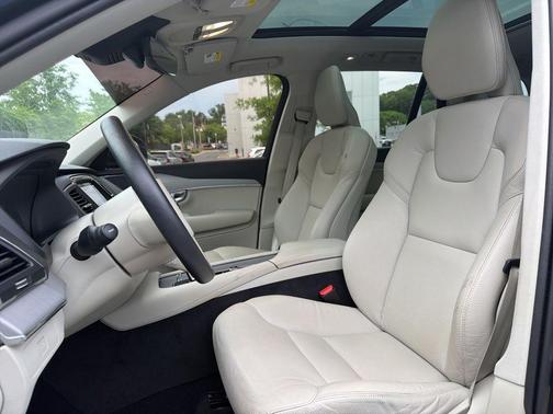 Denim Blue Metallic 2025 Volvo XC90 B5 Core