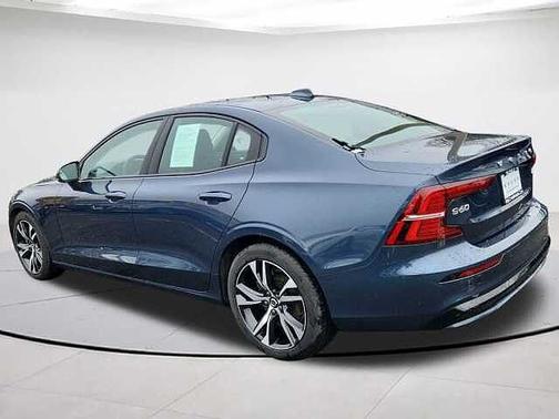 Denim Blue Metallic 2023 Volvo S60 B5 Core Dark Theme
