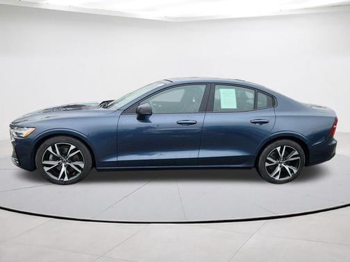 Denim Blue Metallic 2023 Volvo S60 B5 Core Dark Theme