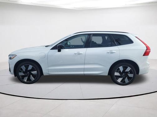 2024 Volvo XC60 Recharge Plug-In Hybrid T8 Ultimate Dark Theme