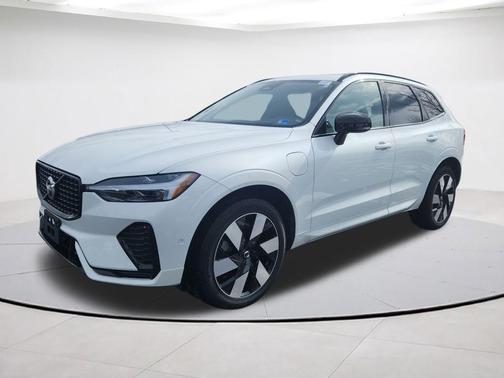 2024 Volvo XC60 Recharge Plug-In Hybrid T8 Ultimate Dark Theme