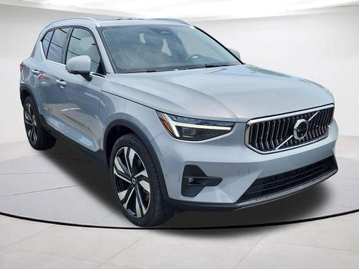 Gray Metallic 2025 Volvo XC40 B5 Ultra Bright Theme