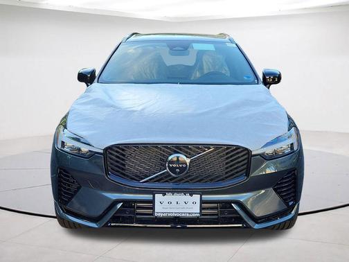 Forest Green 2026 Volvo XC60 Plug-In Hybrid T8 Plus