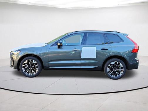 Forest Green 2026 Volvo XC60 Plug-In Hybrid T8 Plus