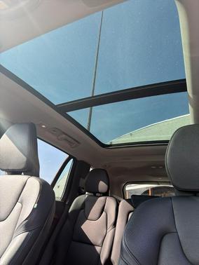 Platinum Gray Metallic 2023 Volvo XC90 Recharge Plug-In Hybrid T8 Plus Dark Theme 7 Passenger