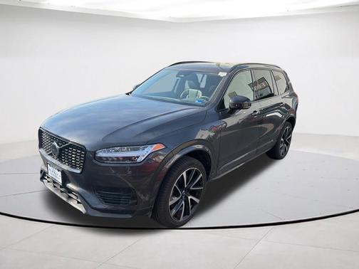 Platinum Gray Metallic 2023 Volvo XC90 Recharge Plug-In Hybrid T8 Plus Dark Theme 7 Passenger