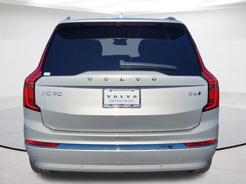 2025 Volvo XC90 B6 Plus 7-Seater