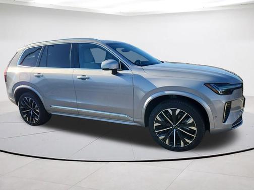 2025 Volvo XC90 B6 Plus 7-Seater