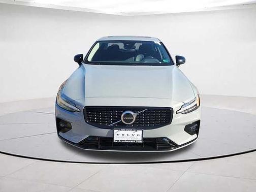 2025 Volvo S60 Core
