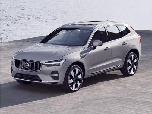Platinum Gray Metallic 2024 Volvo XC60 Recharge Plug-In Hybrid T8 Plus Dark Theme