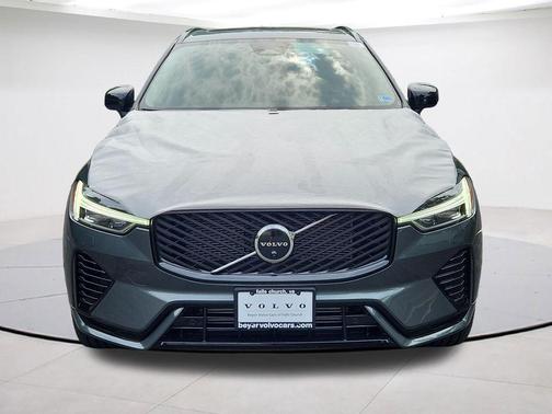Forest Green 2026 Volvo XC60 Plug-In Hybrid T8 Ultra