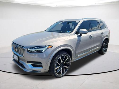 Silver 2023 Volvo XC90 B5 Plus