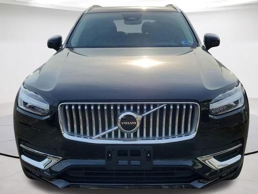 2025 Volvo XC90 B5 Core