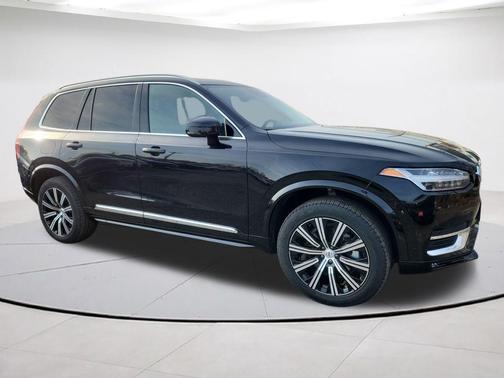 2025 Volvo XC90 B5 Core