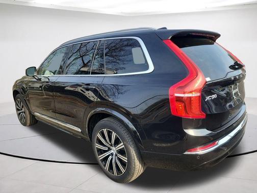 2025 Volvo XC90 B5 Core