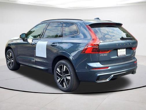 Denim Blue Metallic 2026 Volvo XC60 Plug-In Hybrid T8 Core