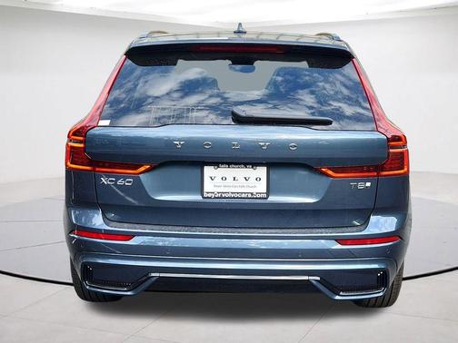 Denim Blue Metallic 2026 Volvo XC60 Plug-In Hybrid T8 Core