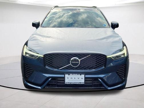 Denim Blue Metallic 2026 Volvo XC60 Plug-In Hybrid T8 Core