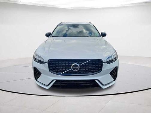2025 Volvo XC60 Plus