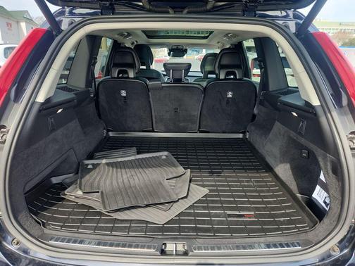 Magic Blue Metallic 2017 Volvo XC90 T5 Momentum