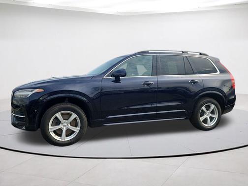 Magic Blue Metallic 2017 Volvo XC90 T5 Momentum