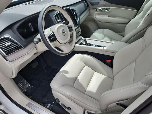 Crystal White 2024 Volvo XC90 Recharge Plug-In Hybrid T8 Plus Bright Theme 7 Passenger