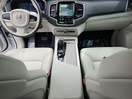 Crystal White 2024 Volvo XC90 Recharge Plug-In Hybrid T8 Plus Bright Theme 7 Passenger