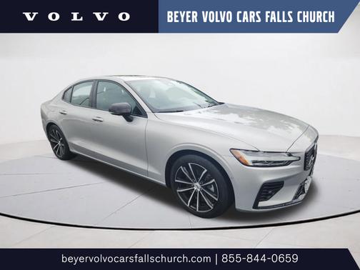 2023 Volvo S60 Recharge Plug-In Hybrid Plus Dark