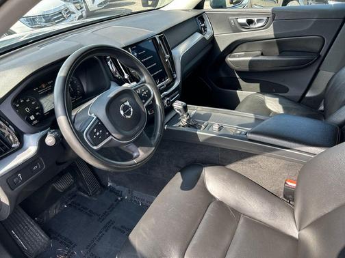 Osmium Gray Metallic 2018 Volvo XC60 T5 Momentum
