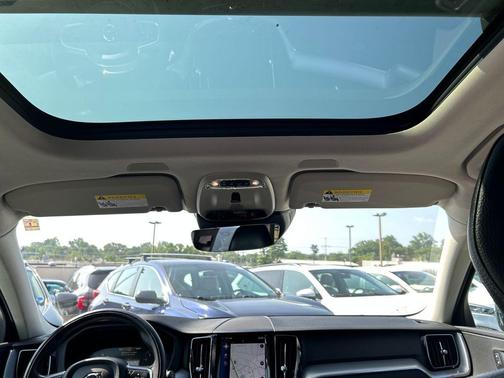 Osmium Gray Metallic 2018 Volvo XC60 T5 Momentum
