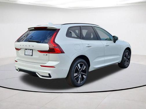 Crystal White 2026 Volvo XC60 B5 Plus