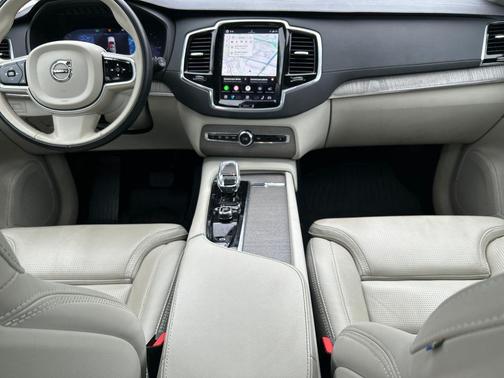 Crystal White 2025 Volvo XC90 Plug-In Hybrid T8 Ultra 6-Seater