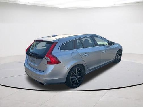 2016 Volvo V60 T5 Drive-E Premier